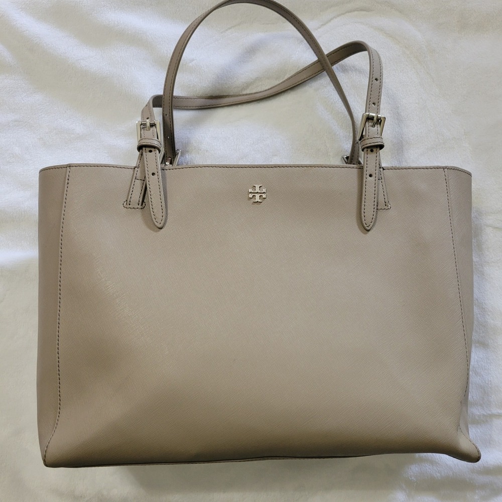 Tory Burch Robinson Saffiano Leather Tote Bag Gray Beige Silver Hardware Luxury